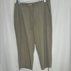 Banana Bay Sage Green Capri Pants with Relaxed Fit and Lightweight Fabric